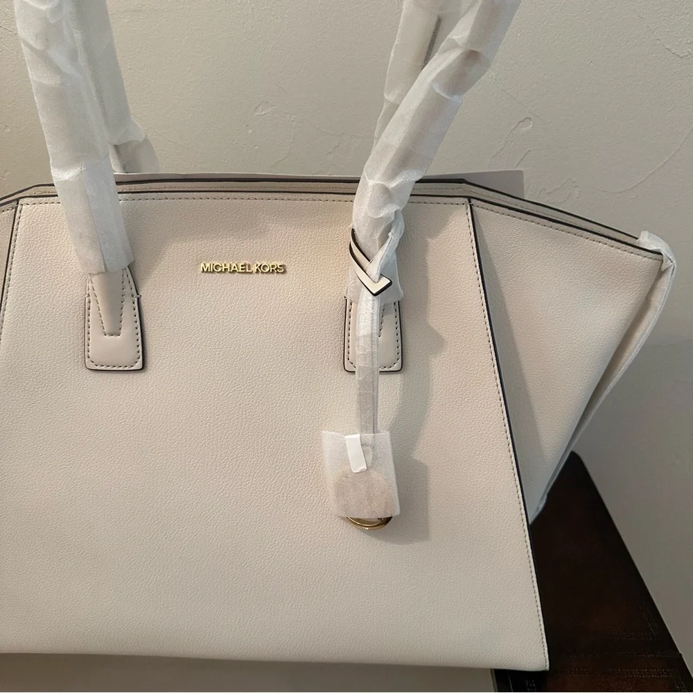 NWT Michael Kors | Extra Large Avril Pebbled Leather Shoulder Tote Bag $558